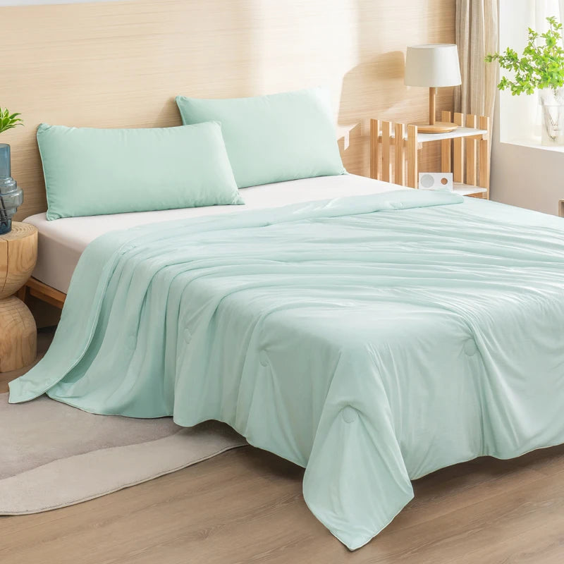 CoolWave™ Cooling Blanket – Lightweight Summer Comforter for Hot Sleepers