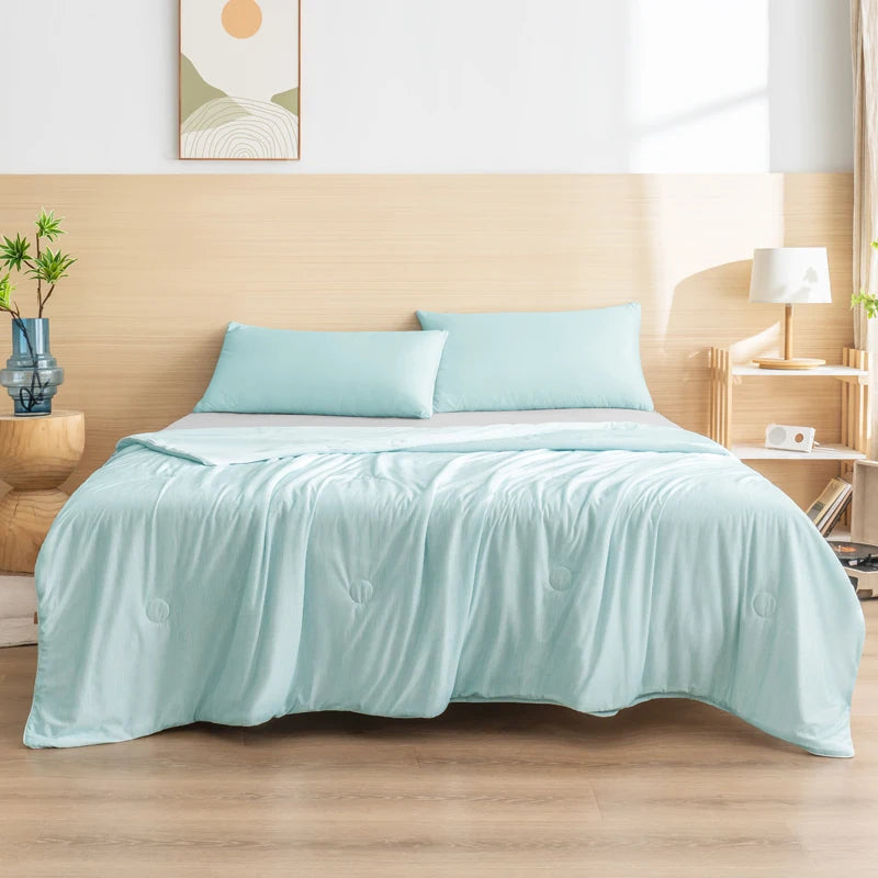 CoolWave™ Cooling Blanket – Lightweight Summer Comforter for Hot Sleepers